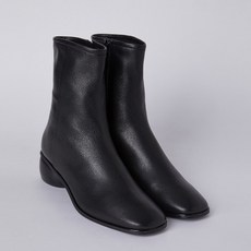슈콤마보니 뉴로멜앵클부츠 블랙 엣지있는 앵클부츠 여성신발 깔끔한 신발 슈콤마보니슈즈