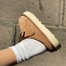 UGG 어그 골든스타 클로그 체스트넛 1138252-CHE