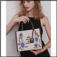 아떼 바네사브루노 악세사리 OPERA 플라워 자수 토트백 M336061