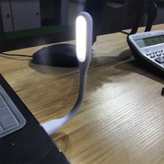 컴퓨터기기 휴대폰 USB 소형 독서 미니등 색상랜덤, 1