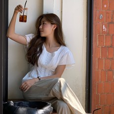 [710 예약배송] 아워코모스 [29CM단독]comos 1143 shirring tuck strap blouse (ivory)