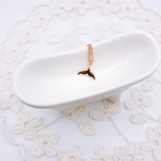고래꼬리메달