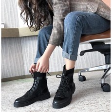 니트레이스업블랙워커