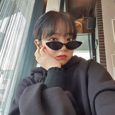 스타일자키 뾰족 세모 스타일리쉬 선글라스 (3color)