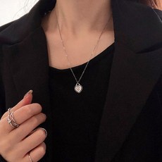 르부포유 써지컬스틸 데일리 T 하트 목걸이