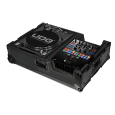 [플라이트 케이스] UDG Ultimate Flight Case Scratch Black Plus (Trolley + Wheels) [U91048BL], 방문수령