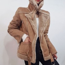 프리하이넥페이크카라