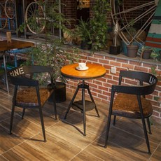 베이커리우드탁자의자