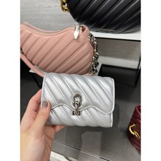 찰스앤키스 CHARLES & KEITH CK6-10701257 메탈 버클 스티치 스트라이프 지갑