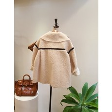 에이 프릴 루즈핏 무스탕 자켓