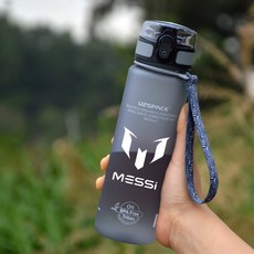 CAMELBAK 축구 팬 운동 주전자 휴대용 메 시 크 로 네 마 르 보 그 바 디 바라 물 컵 대 용량 남자 선물 500 ML 그레이 화이트 로고, 상세페이지 참조