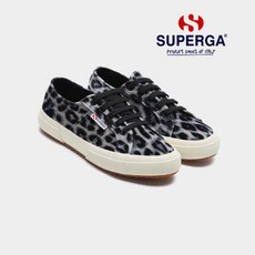 프랑스와나자르스니커즈