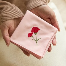 정밀 디테일 카네이션 자수 손수건 어버이날 스승의날 밀 디테일 카네이션 손수건 어버이날 스승의날