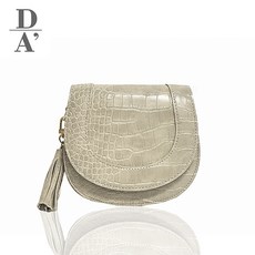 d93da2ef6d5c25d68ff3a462750c971668bff6de955100c9a89cff5024b8.jpg