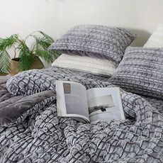 8b3d63b0fd6ae07a24de8bbf1aac15afd07fc0e3a7b82d579514513af796.jpg