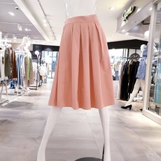 코인코즈 밴딩 벌룬 플레어 스커트에요~ 여성스럽고 편안하게 입고 다니기 좋아요~