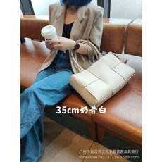 48b73d1db93ebb17dedb894dc9364431d9b5935de464c70c011f04d7c27f.jpg
