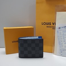e3d54c2a7b98d4095655ba3a3ff2a2e48855e575f4869e7ff7259c99d661.jpg
