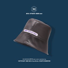 디자이너 보이핏 볼륨 인조가죽 피질 이니셜 라벨 버킷햇 얼굴이 작아 보인다 벙거지 스트레이트핏 일자 여성