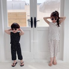935acd8b5431e7f2dc963322ddd3549ee5c1493f6ebe4a0abc25c6d52a9c.jpg