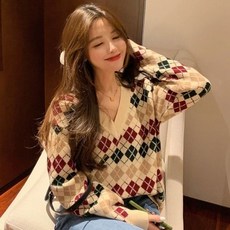 안나리야 브이넥 루즈핏 아가일 체크 니트 스웨터 SH