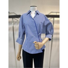 더아이잗컬렉션 카라 사선 랩 블라우스 (CP5A0BL791)