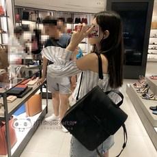 a111d39709bb14ccac5ffdb172d2665dc0eca971a23ef800df1414cc2fa7.jpg