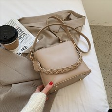 4f38951c3bacaa5b53cc581da3439884af98b717600621eb99e8abc4eaec.jpg