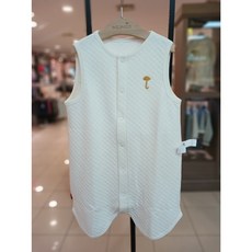 모이몰른 [동아백화점수성점] *24FW* 클립클린삼중지수면조끼M244JSH28P @@깔끔한 디자인에 따뜻한 다이아삼중지 소재로 심플함이 포인트@@ 상품 이미지