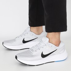 나이키에어줌스트럭처24