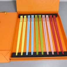 b50d3bae68984f3a807aaed1fc2109328665df6cb8707d3ae17cb74d65e6.jpg