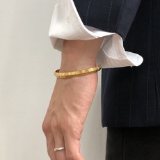 옴브렛 남자 명품 빗살무늬 티타늄 뱅글 팔찌