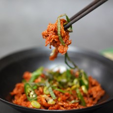 오돌뼈의 반란 한돈 돼지고기 매콤양념 오돌뼈볶음 술안주 혼술 야식, 300g, 2개