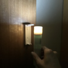 LED 가정용 비상 손전등 야광 벽 부착 후레쉬 벽걸이 캠핑 낚시 등산 조명, 1개, 비상용 손전등