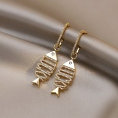 큐빅고리귀걸이