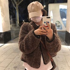 몽글몽글 루즈핏 배색라인 뽀글이 퍼 자켓