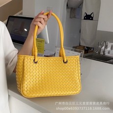 b65a381f90cf56ff5276848d73c0b0a01ccb557675160fd82bc2ad5d7d4b.jpg