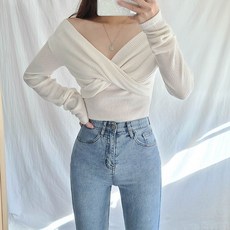 룸제이 크로스 꼬임 슬림핏 브이넥 골지 니트티