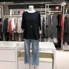 b06b3a357d54821690be227b77760cf9283cc094b5786429cb44741e5fb4.jpg