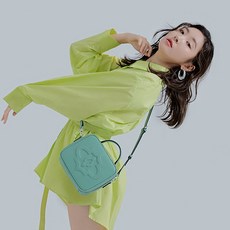 오야니 테일러 MID 크로스바디 O6FBCB22