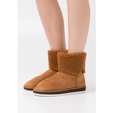 Vero Moda VMWINNIE BOOT - Classic ankle boots - cognac VE111X00N 150불 이상 주문시 부가세 별도