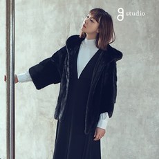 지스튜디오 22FW 코펜하겐 휘메일밍크 후드케이프(블랙 네이비)