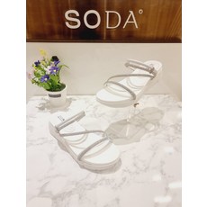 소다여성스니커즈