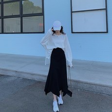 초여름 룩 눈길을 끄는 가을옷 코디 키거보이는 스커트 여성
