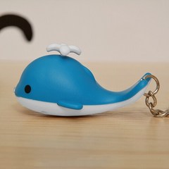 디작소 고래 손전등 열쇠고리 고래사운드 미니 가방