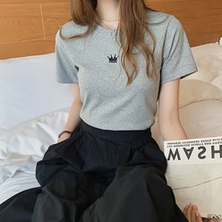 구디프 여성용 퀸크라운 라운드 반팔 기본 티셔츠