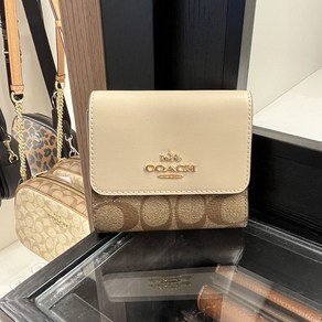 코치 아울렛 호환 블로킹 시그니처 캔버스 스몰 3단 지갑 Coach Small Tifold Wallet In Blocked Signatue Canvas CE930