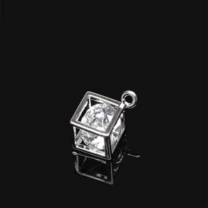 비즈아이 [7186-04]큐빅펜던트 큐브 8mm OR/Cystal 1개