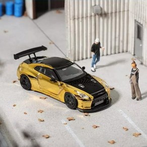 Fuji 1:64 닛산 GT-R (R35) 팬덤 로켓버니 - 크롬 골드, 1개