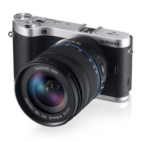 삼성전자 정품 NX300+18-55mm 렌즈세트 [32GB+가방+UV필터+리더기+청소셋 풀셋포함] K